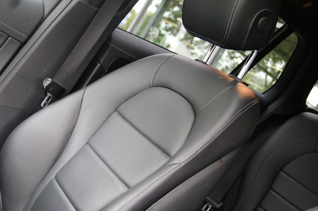 Mercedes-Benz EQC – foto 19