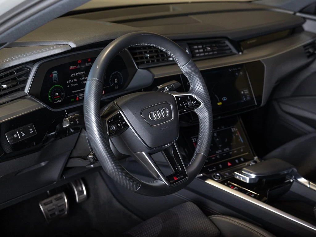 Audi Q8 Sportback e-tron – foto 42