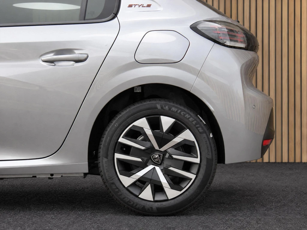Peugeot 208 – foto 13