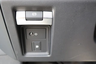 Land Rover Defender – thumbnail 35