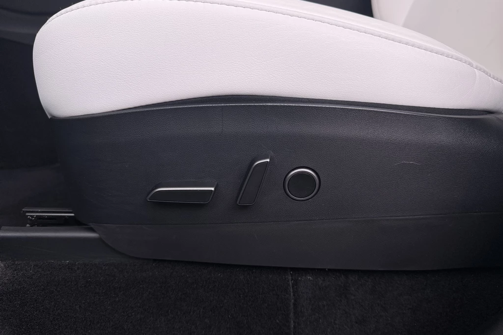 Tesla Model Y – foto 17