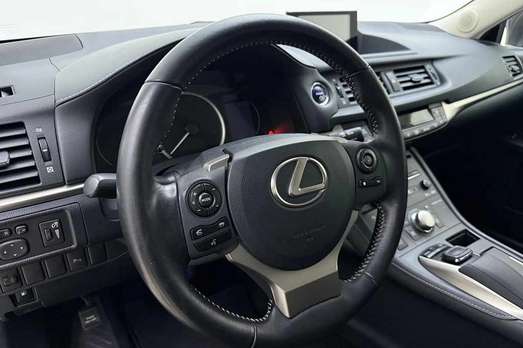 Lexus CT – foto 31