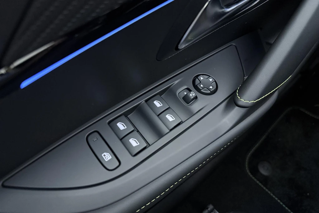 Peugeot e-208 – foto 23