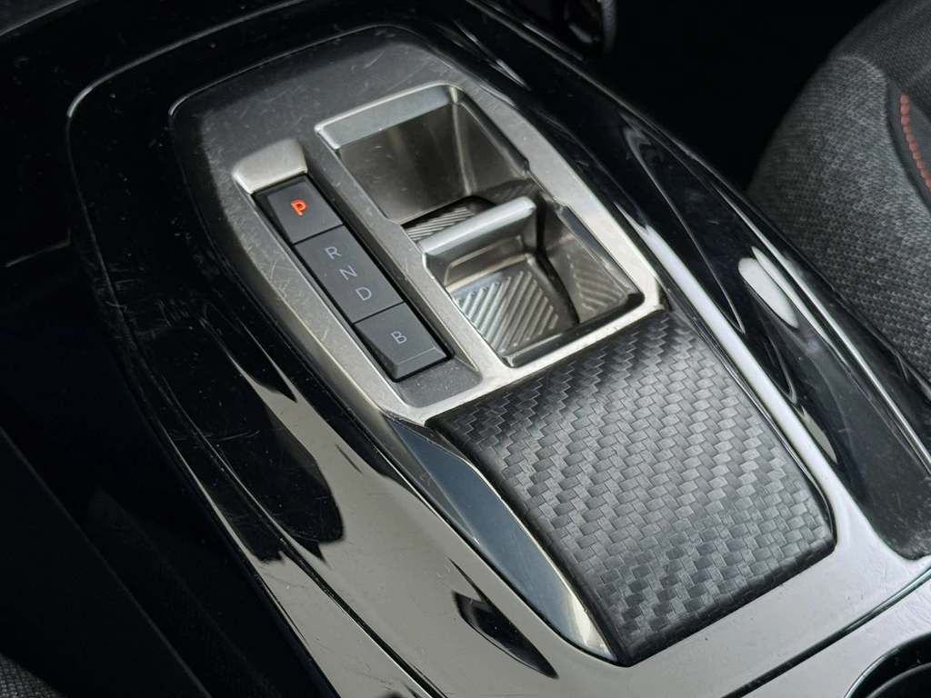 Peugeot e-208 – foto 32