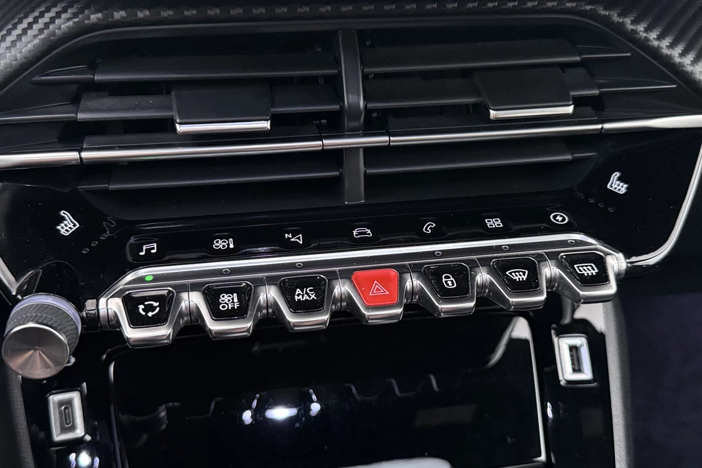 Peugeot e-208 – foto 15