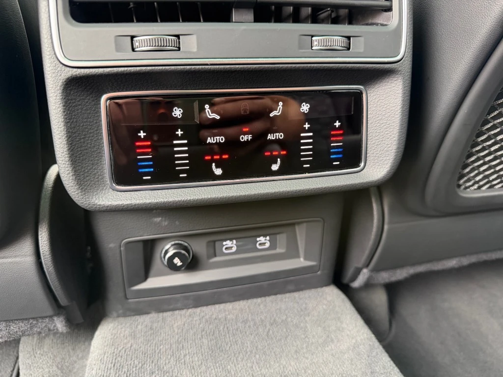 Audi RSQ8 – foto 21