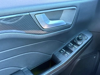 Ford Kuga – thumbnail 23