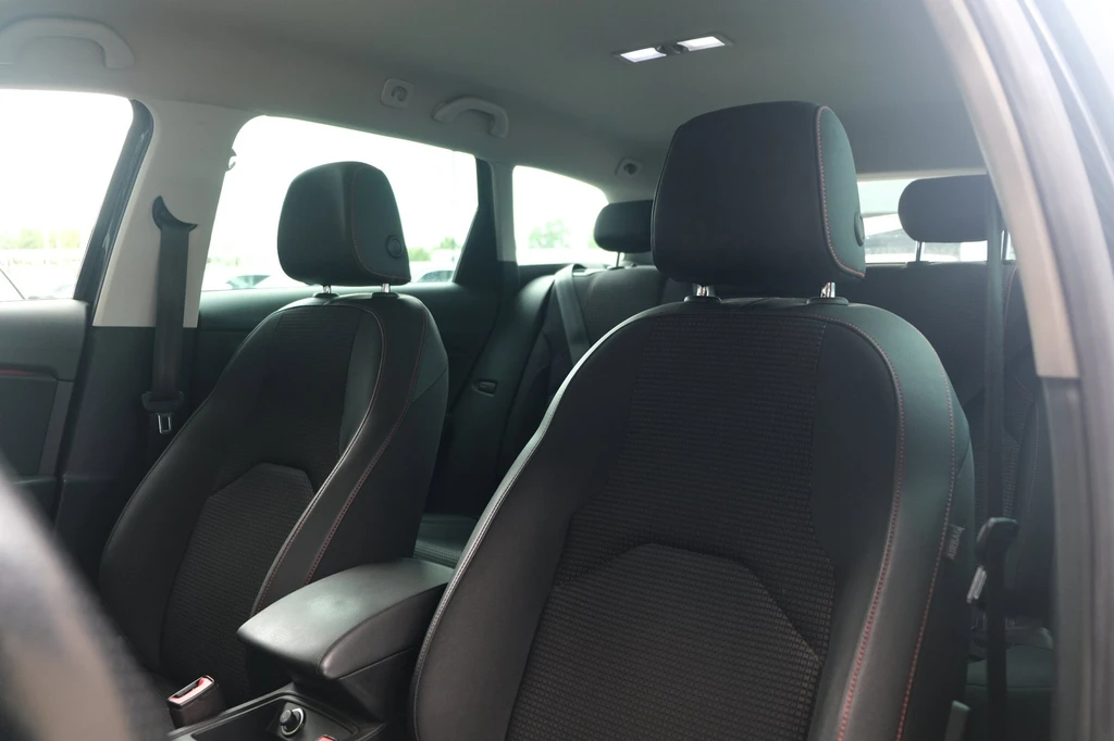 SEAT Leon – foto 10