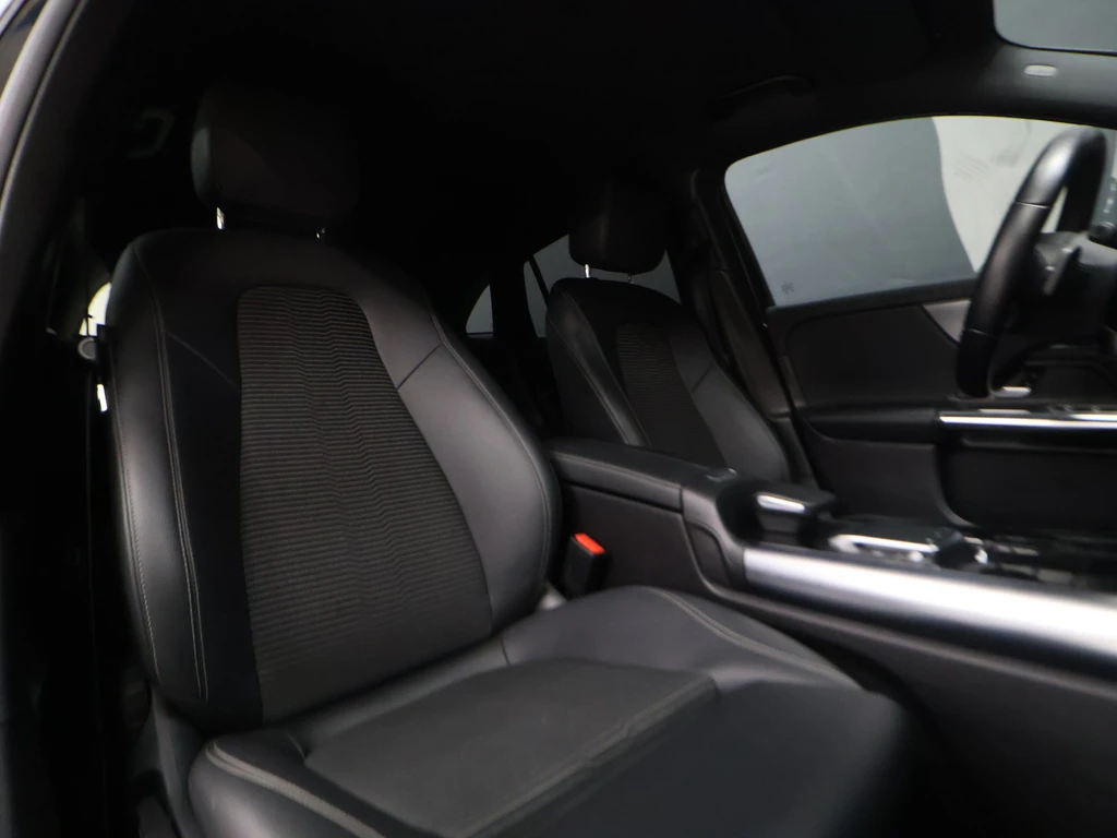 Mercedes-Benz EQA – foto 9