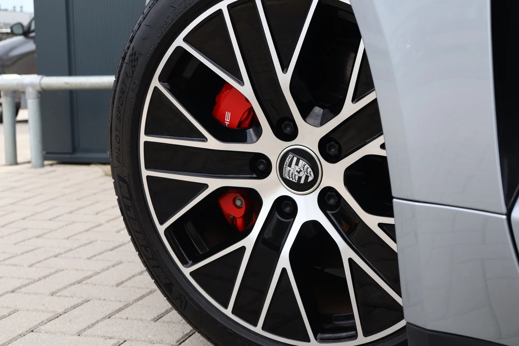 Porsche Taycan – foto 15
