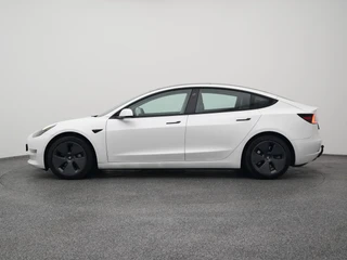Tesla Model 3 – thumbnail 3