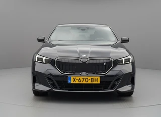 BMW i5 – thumbnail 6