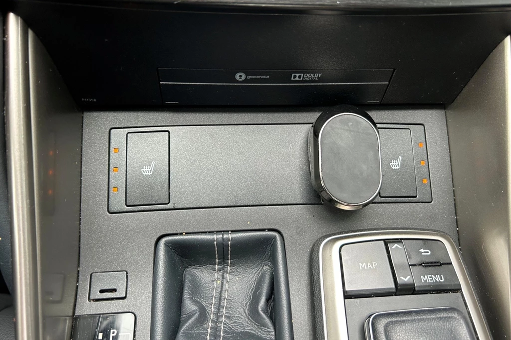 Lexus IS – foto 31