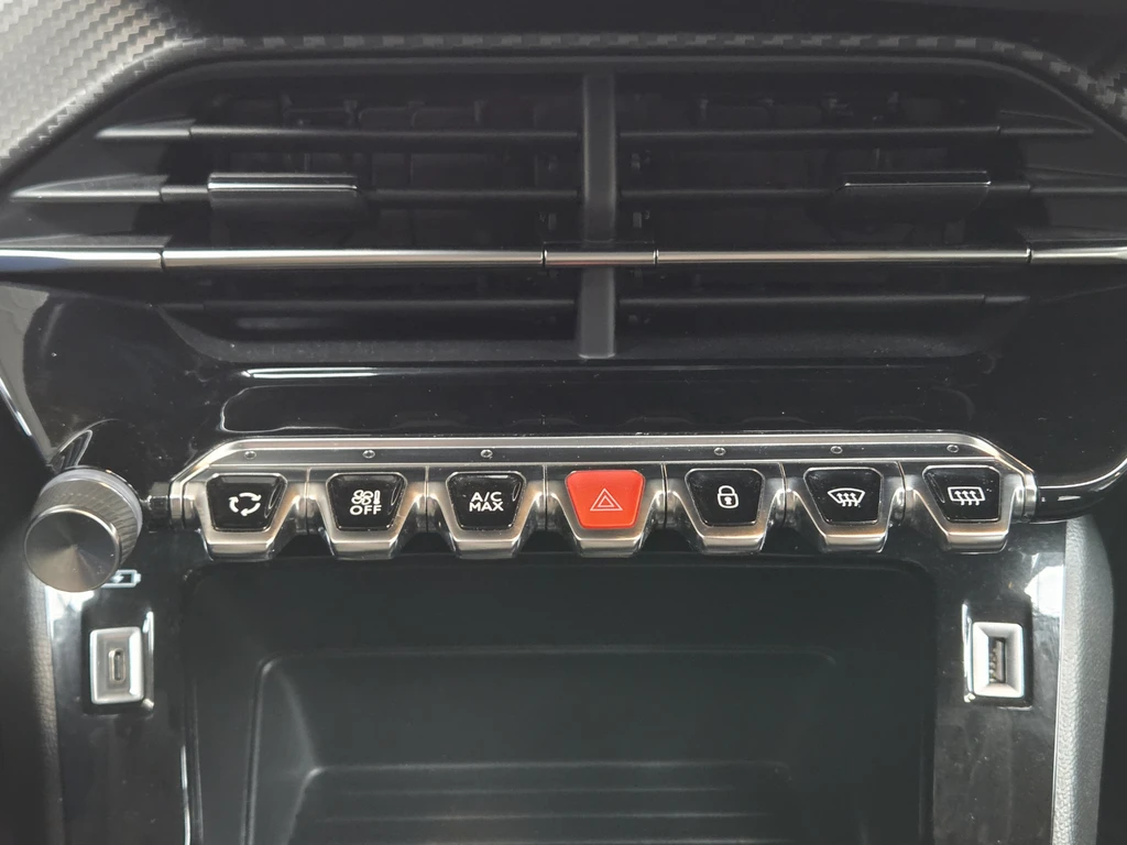 Peugeot 208 – foto 31
