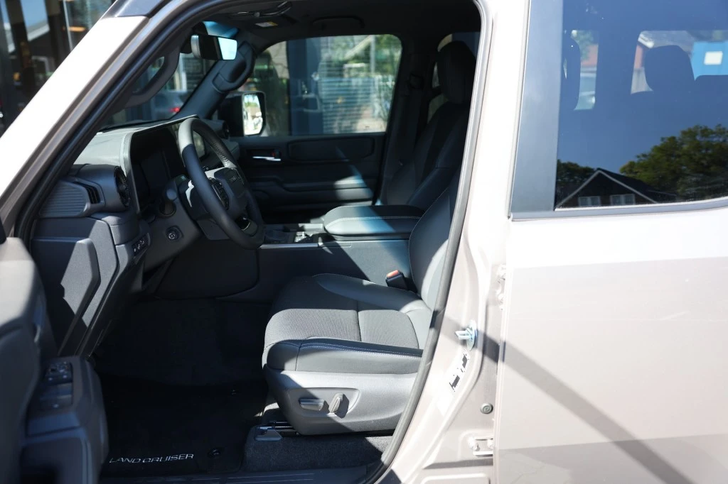 Toyota Land Cruiser – foto 12