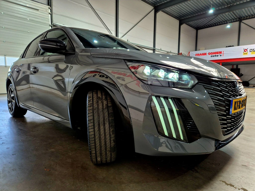 Peugeot 208 – foto 11