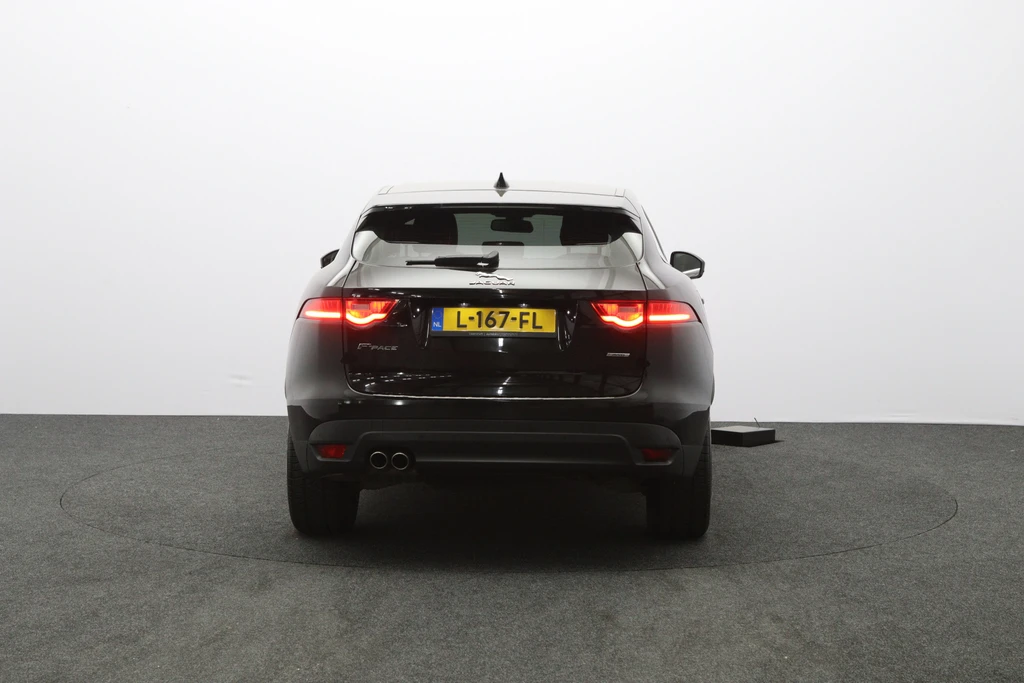 Jaguar F-PACE – foto 4