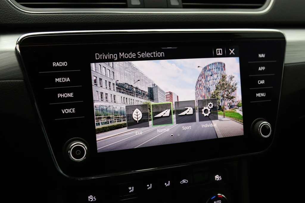 Škoda Superb – foto 25
