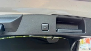 Ford Kuga – thumbnail 18