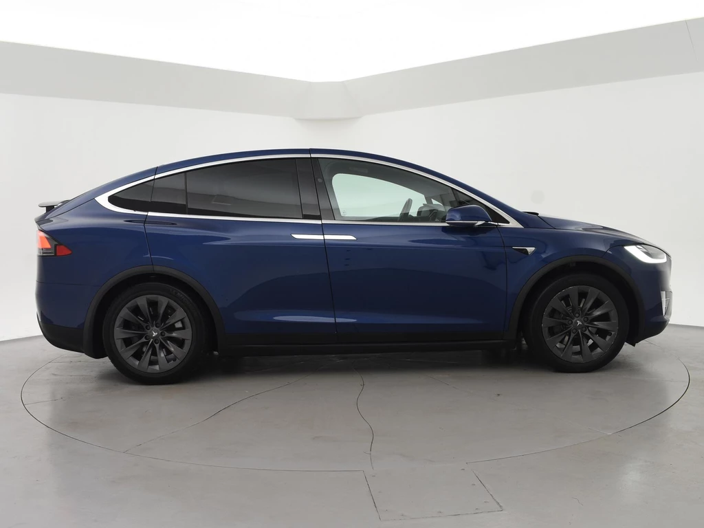 Tesla Model X – foto 11