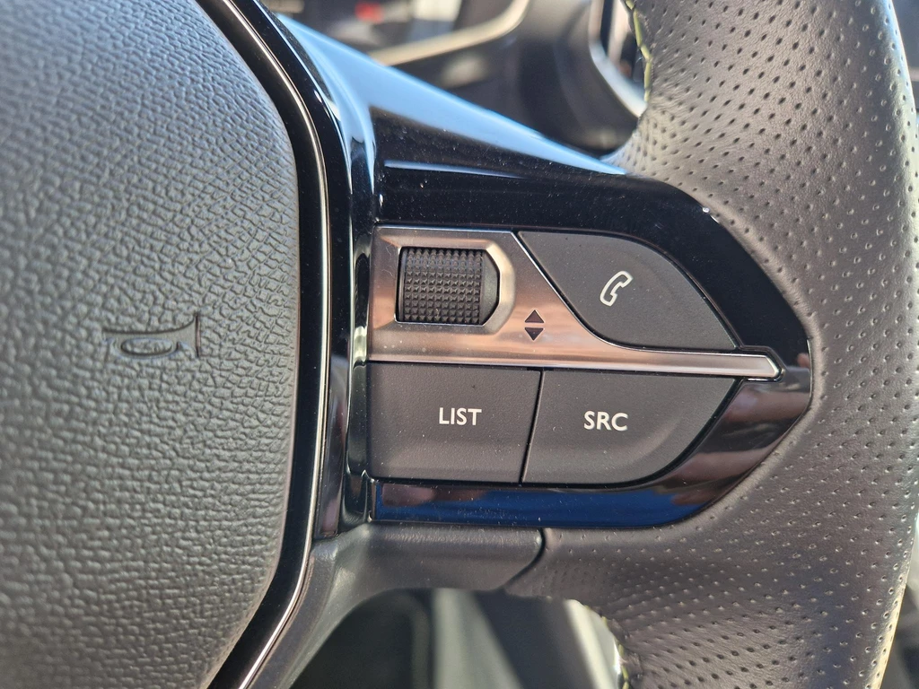 Peugeot e-2008 – foto 18