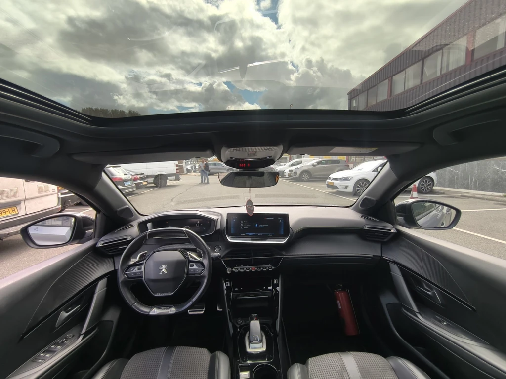 Peugeot 208 – foto 10