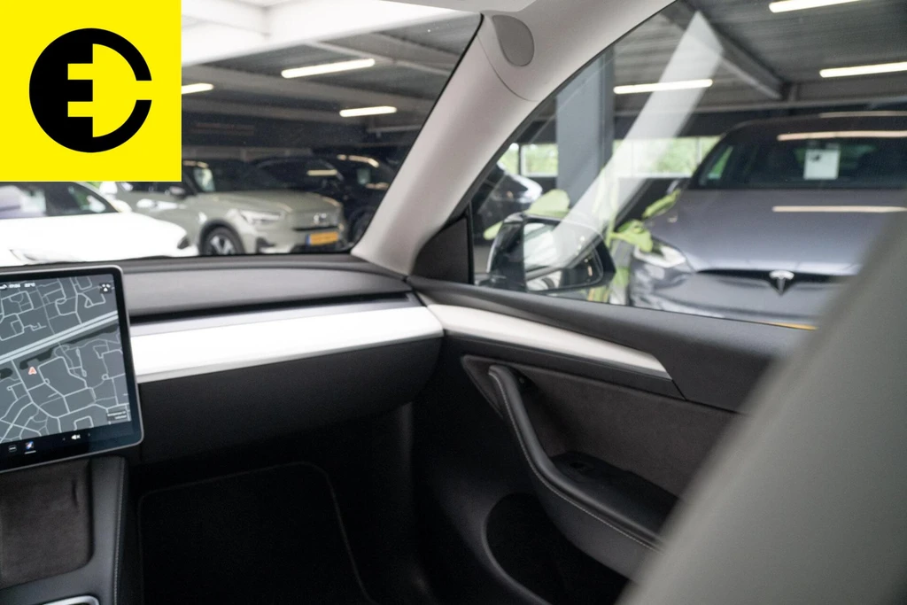 Tesla Model Y – foto 32