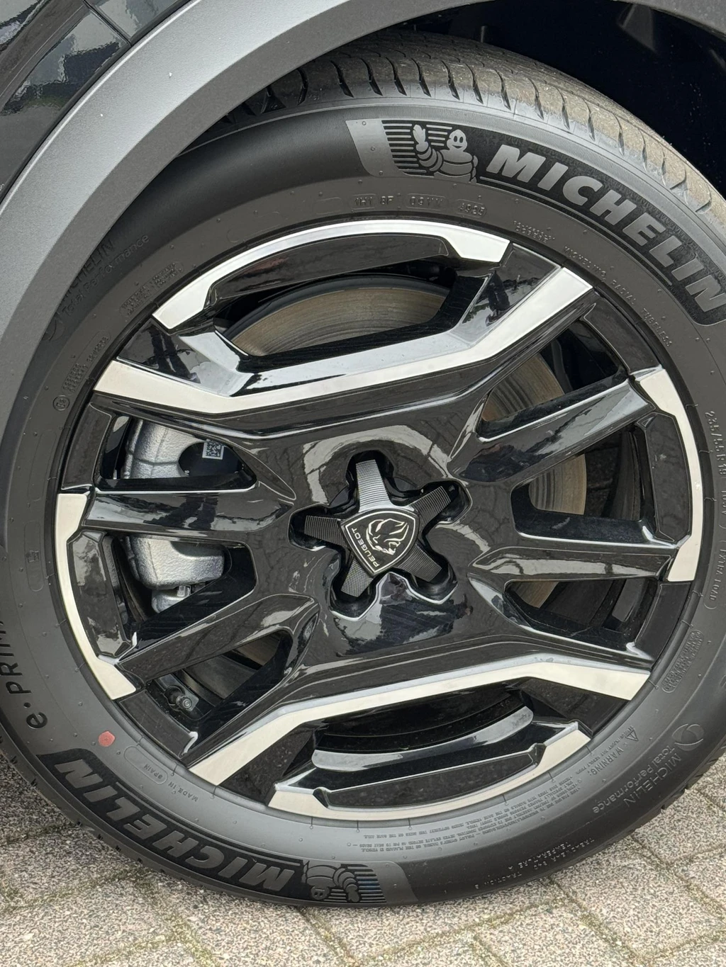 Peugeot e-3008 – foto 19