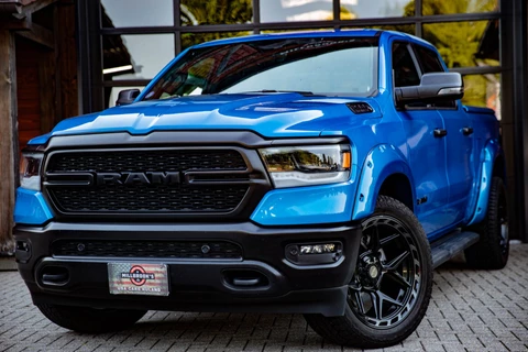 Dodge Ram 1500 5.7 V8 | wide body | 6 zits op kenteken | Panorama dak | .