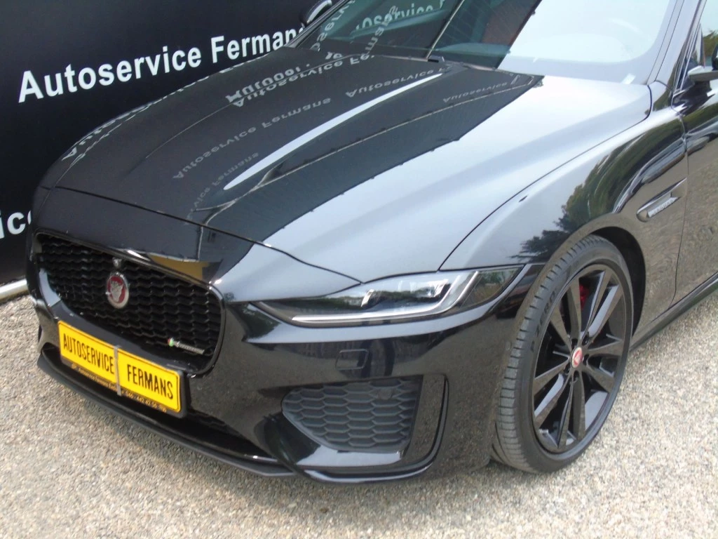Jaguar XE – foto 5