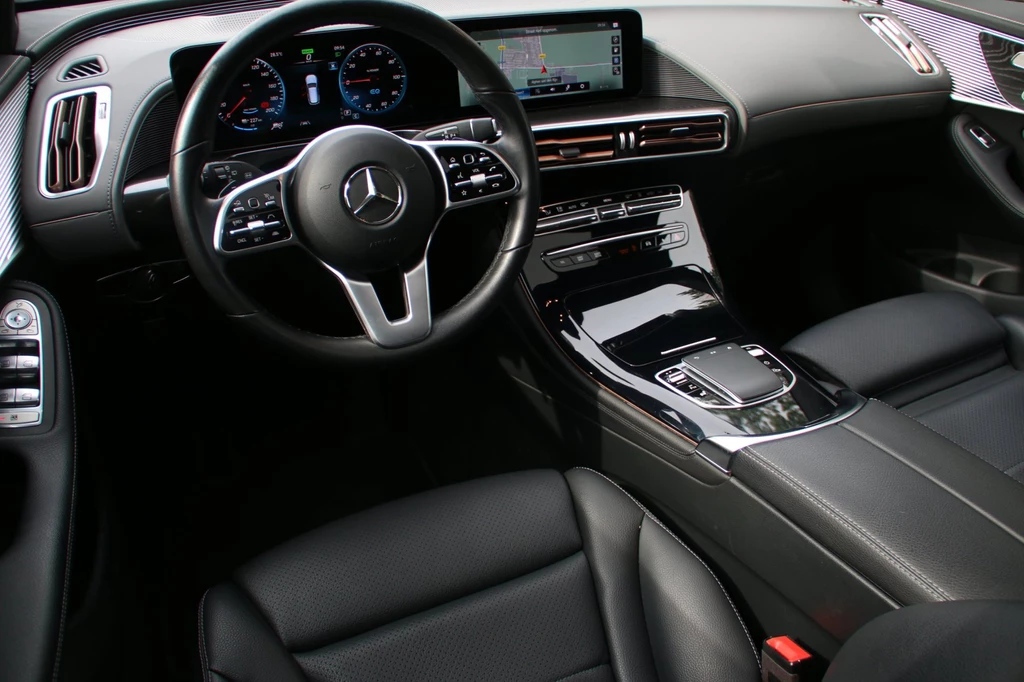 Mercedes-Benz EQC – foto 8