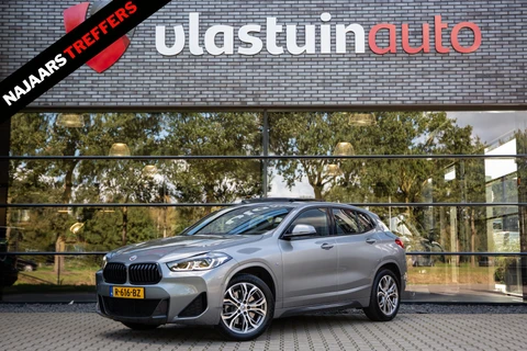 BMW X2 xDrive20i Business Edition Plus , Panoramadak, HUD, Achteruitrijcamera, Navigatie,