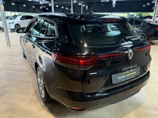 Renault Megane E-Tech – thumbnail 3