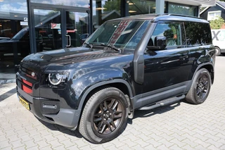Land Rover Defender – thumbnail 1