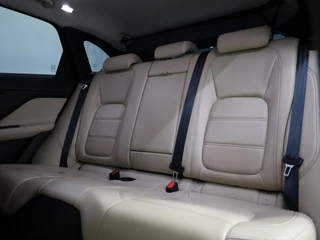 Jaguar F-PACE – thumbnail 12