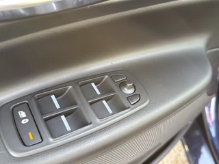 Jaguar XE – thumbnail 21