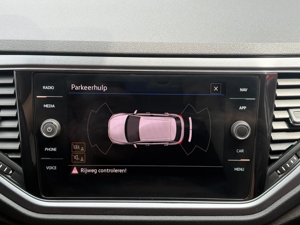Volkswagen T-Roc – foto 10