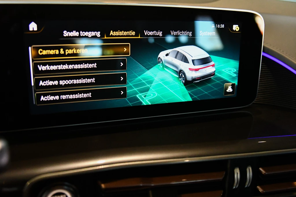 Mercedes-Benz EQC – foto 33