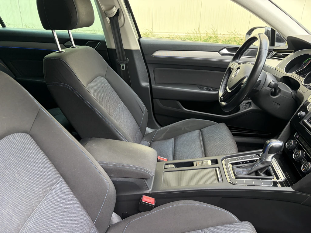 Volkswagen Passat – foto 27