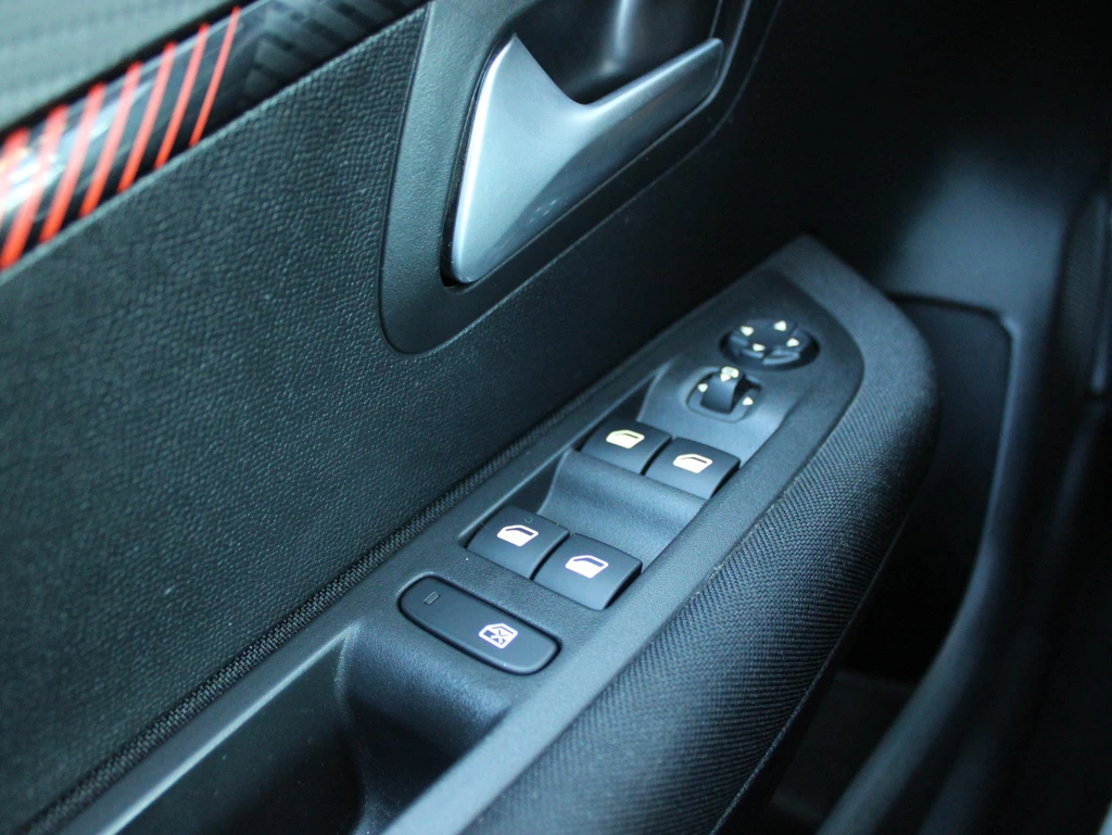 Peugeot 208 – foto 23