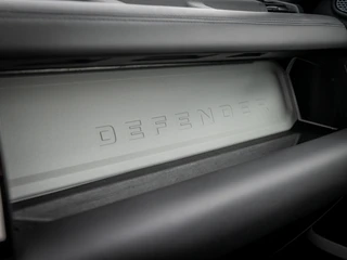 Land Rover Defender – thumbnail 25