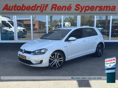 Volkswagen Golf 1.4 TSI GTE | Trekhaak | Stoelverwarming | Apple Carplay | Parkeer Camera