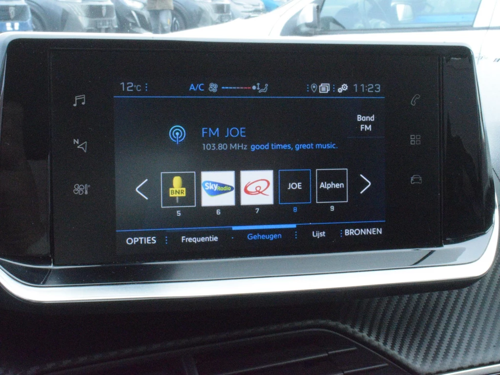 Peugeot 208 – foto 11
