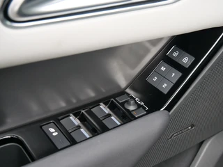 Land Rover Range Rover Velar – thumbnail 31