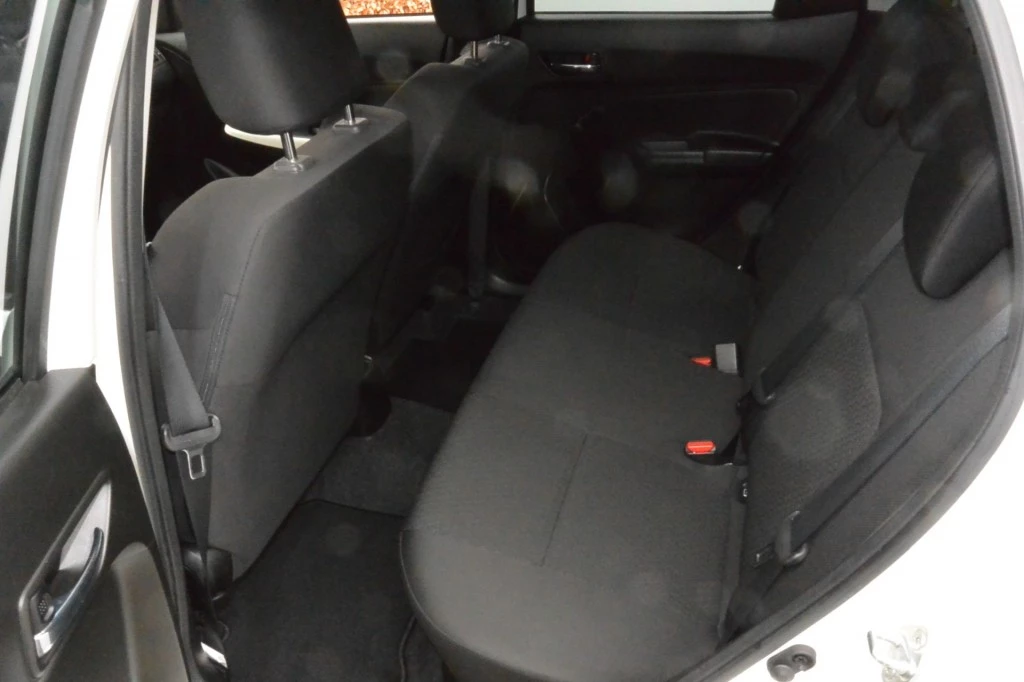 Suzuki Swift – foto 24