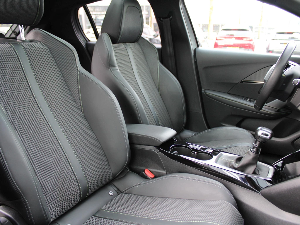 Peugeot 208 – foto 10