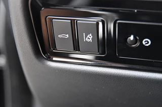 Jaguar XE – thumbnail 33