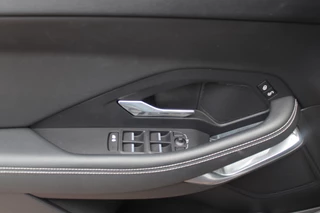 Jaguar E-PACE – thumbnail 32