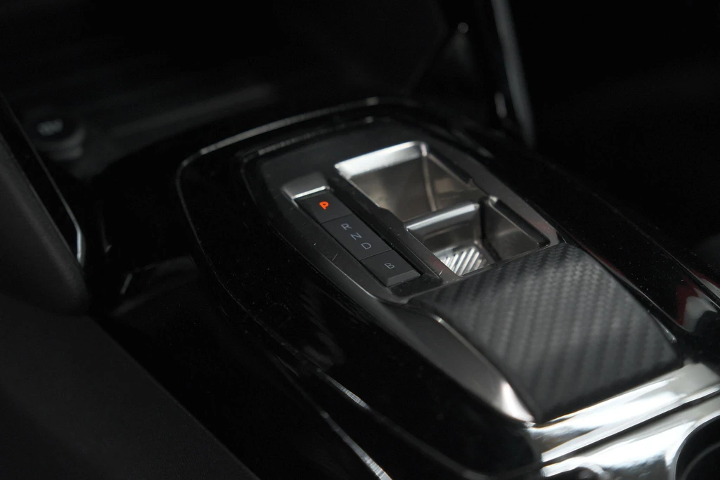 Peugeot e-208 – foto 35