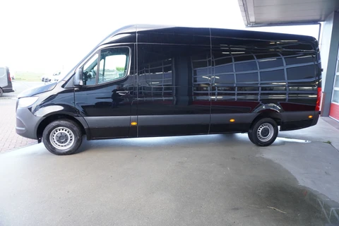 Mercedes-Benz Sprinter 317 CDI 170pk L3H2 RWD 3500kg Automaat Trekhaak met oprijschans/ NR. V094 | Omvormer  /Elekr.Dakventilator / Geveerde stoel